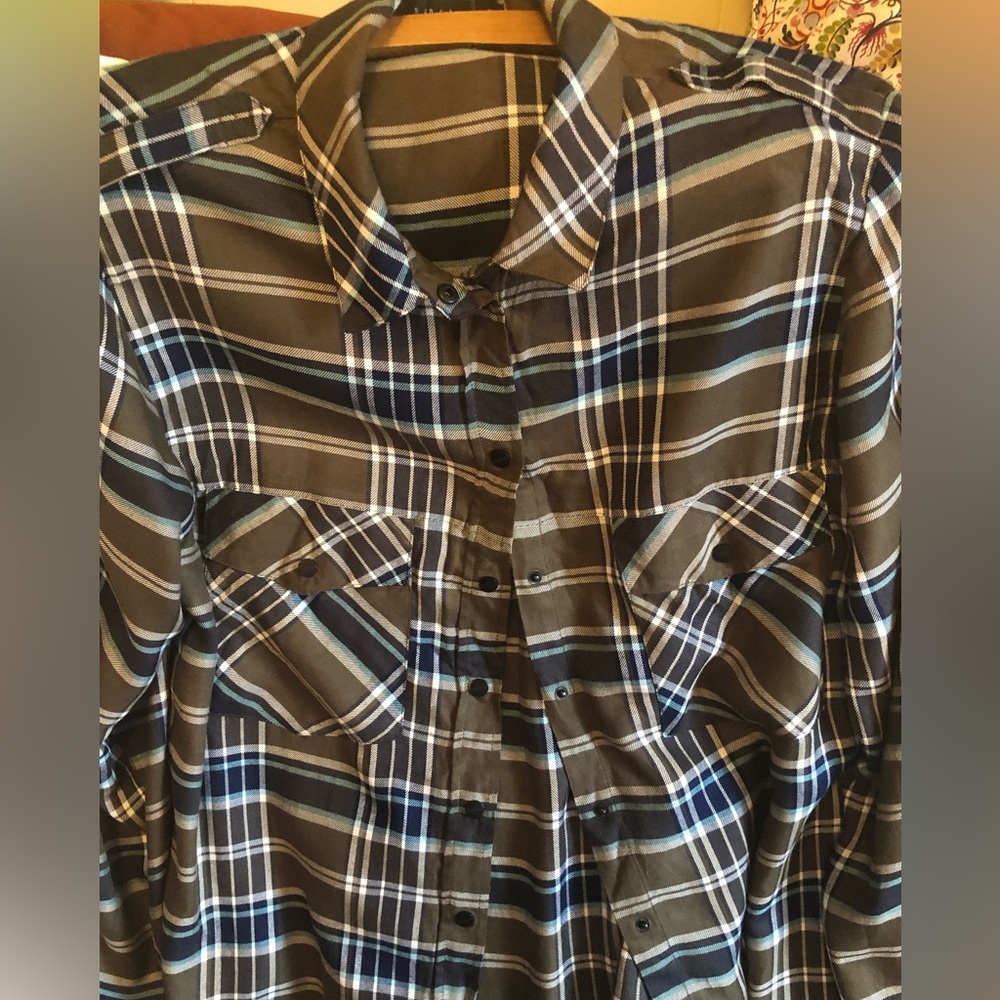 Woman’s plaid shirt. Army green, navy, light blue & white. Snap buttons.